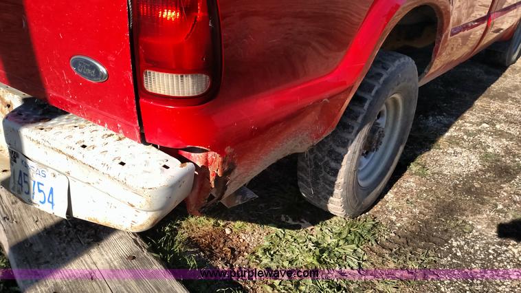 image for item L6065 1999 Ford F250 Super Duty pickup truck