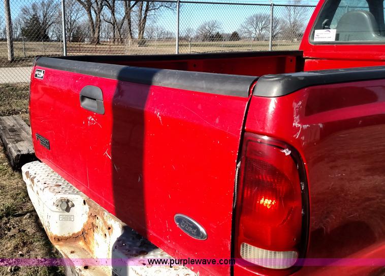 image for item L6065 1999 Ford F250 Super Duty pickup truck