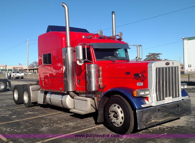 image for item L6073 2006 Peterbilt 379 semi truck
