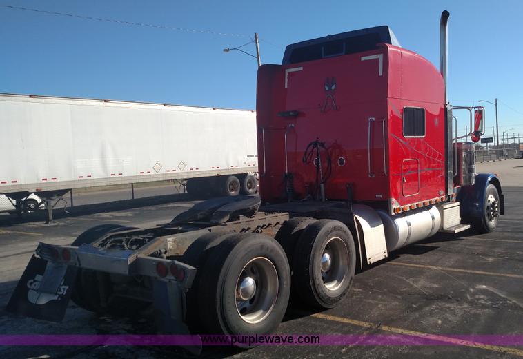 image for item L6073 2006 Peterbilt 379 semi truck