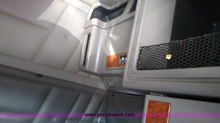 image for item L6073 2006 Peterbilt 379 semi truck