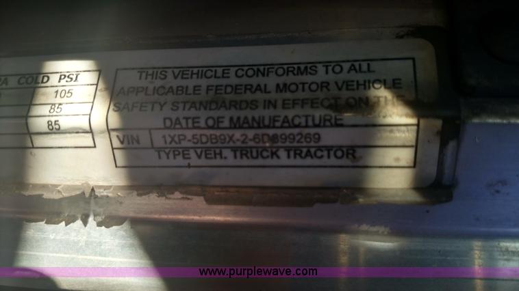 image for item L6073 2006 Peterbilt 379 semi truck