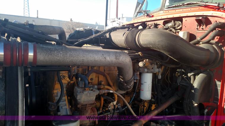 image for item L6073 2006 Peterbilt 379 semi truck