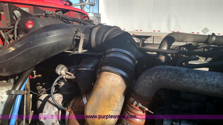 image for item L6073 2006 Peterbilt 379 semi truck