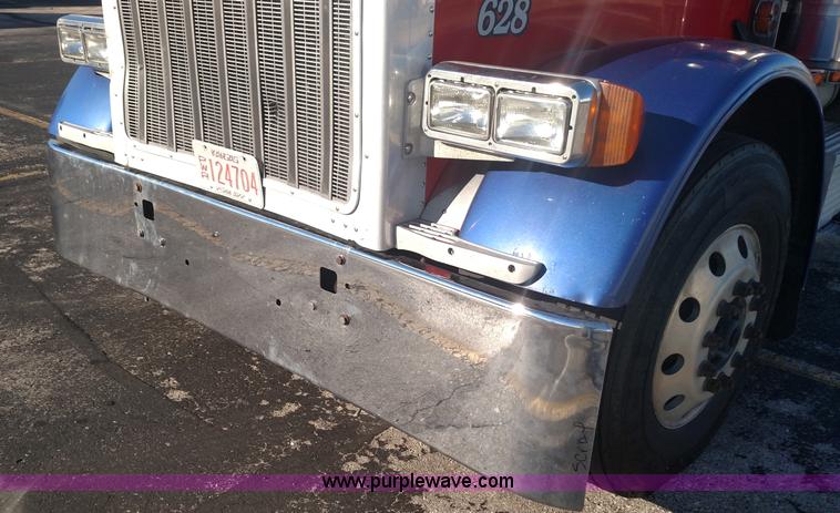 image for item L6073 2006 Peterbilt 379 semi truck