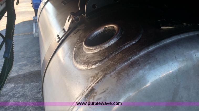 image for item L6073 2006 Peterbilt 379 semi truck