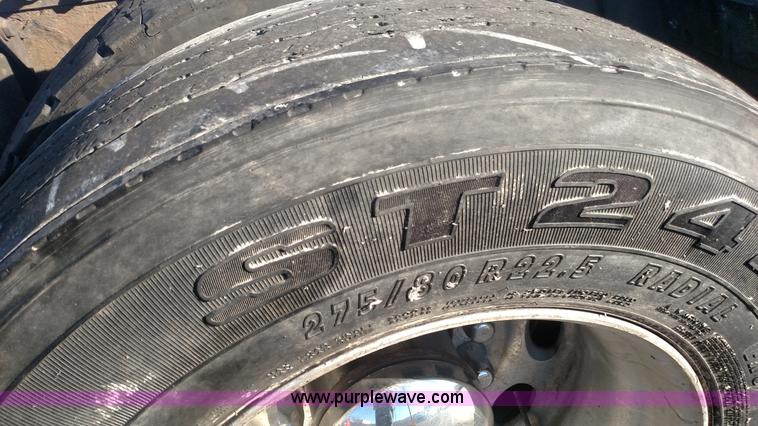 image for item L6073 2006 Peterbilt 379 semi truck