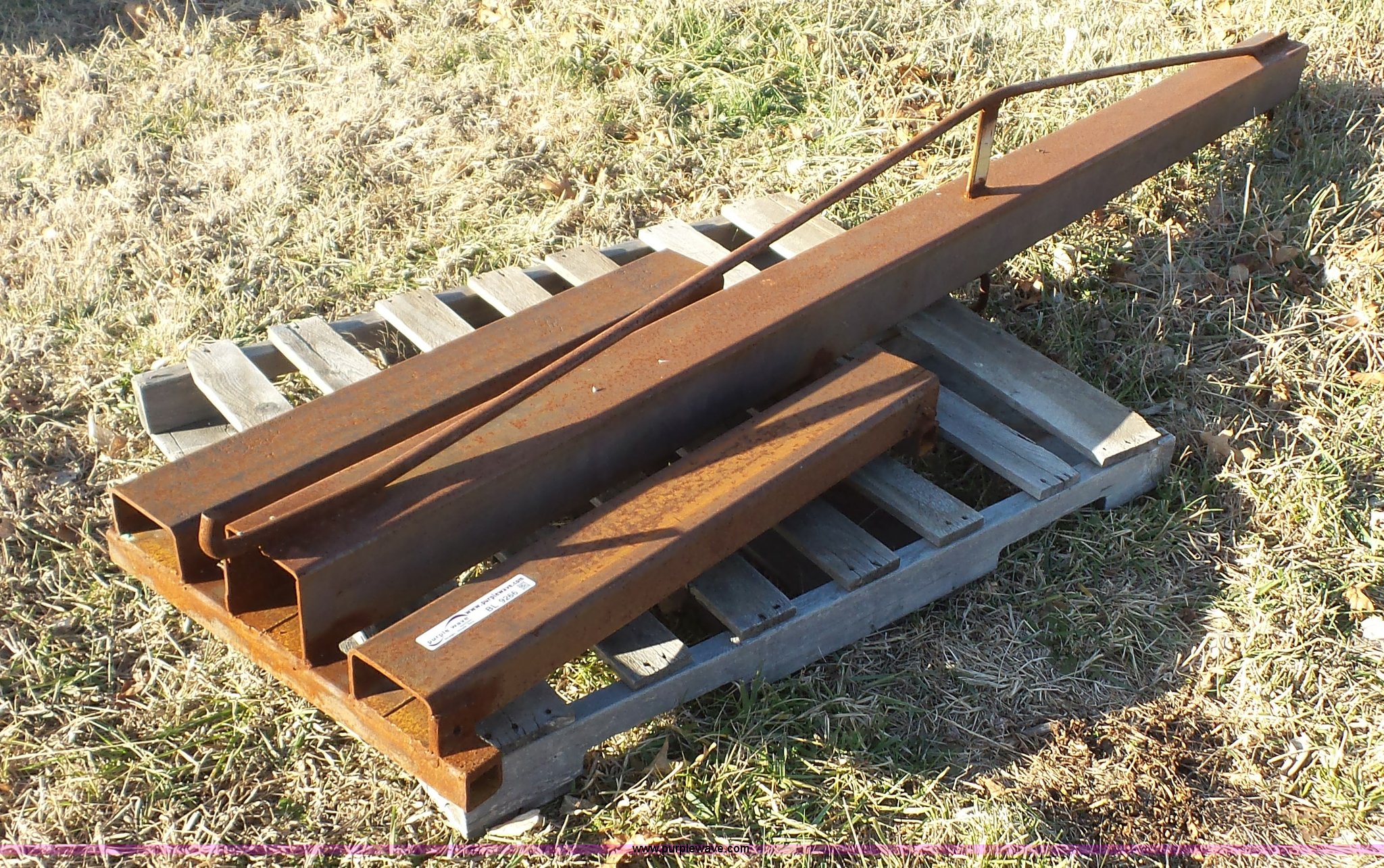 Forklift jib boom in Lawrence, KS Item BL9266 sold Purple Wave