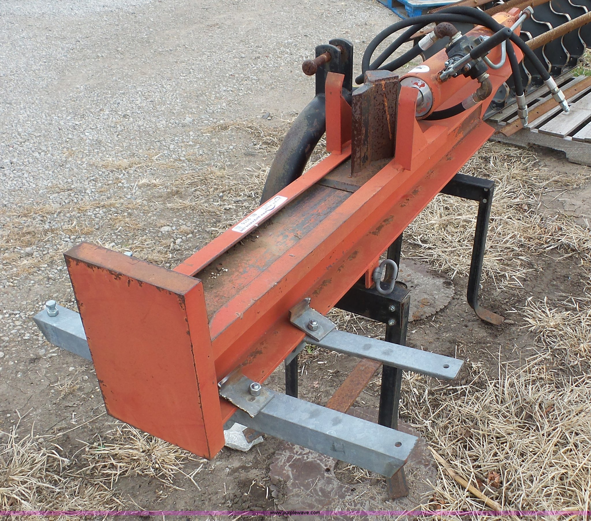 Builtin log cradle log splitter in Topeka, KS Item BL9316 sold