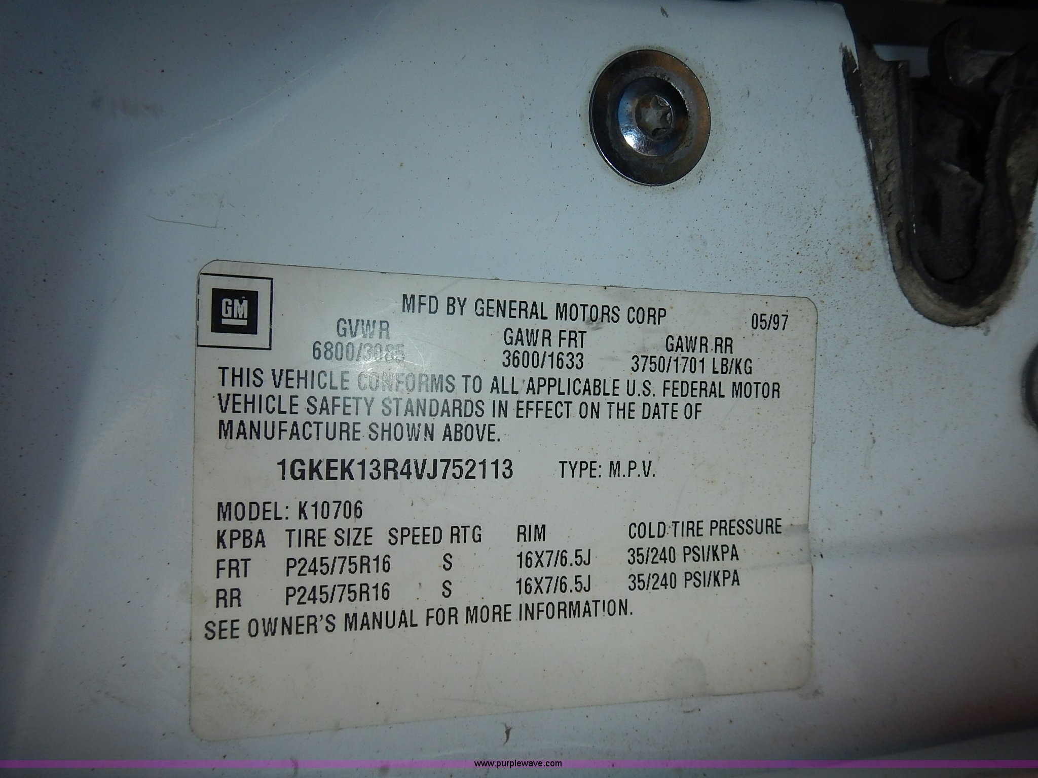 1997 GMC Yukon SLE SUV in Riley, KS | Item J6334 sold | Purple Wave