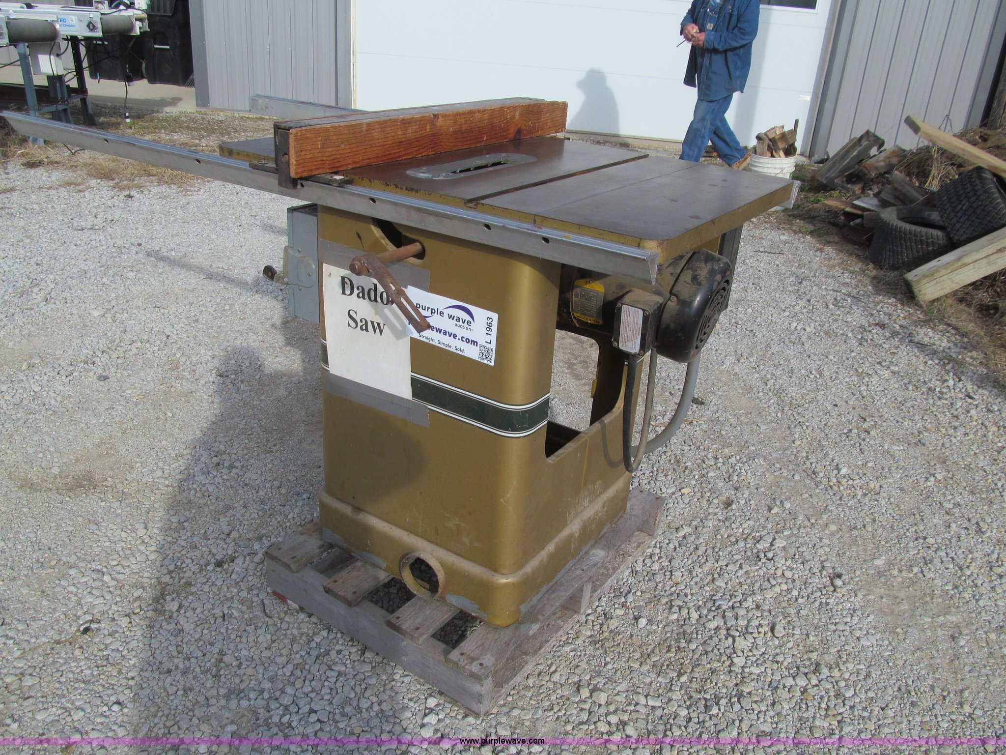 Powermatic 66 table saw in Mount Ayr, IA Item L1963 sold Purple Wave