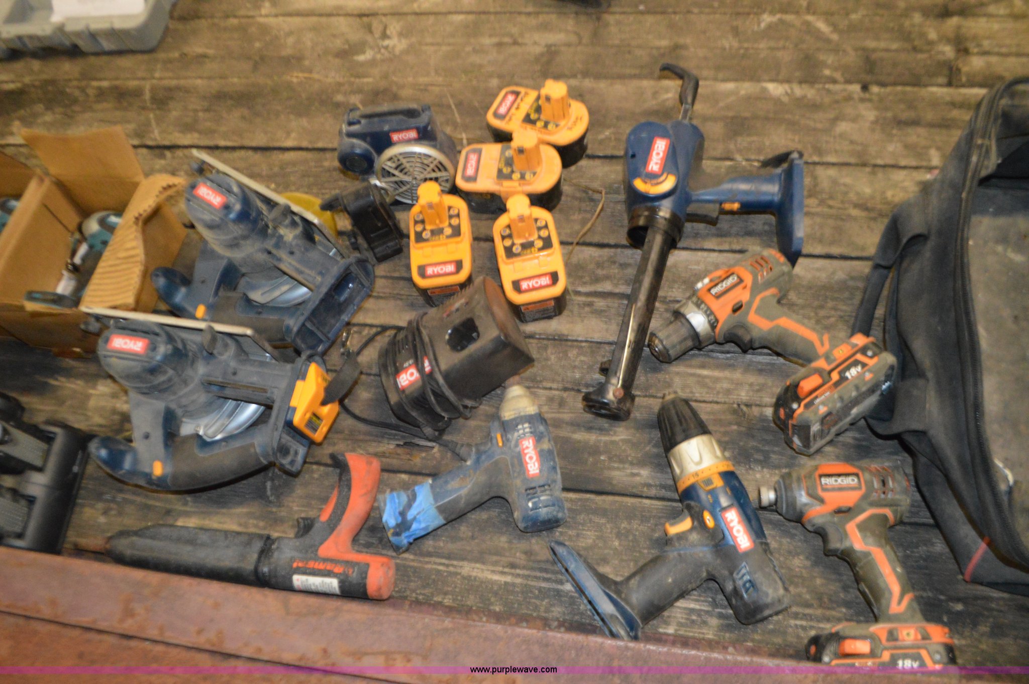 Assorted tools in Kansas City, MO Item L4631 sold Purple Wave