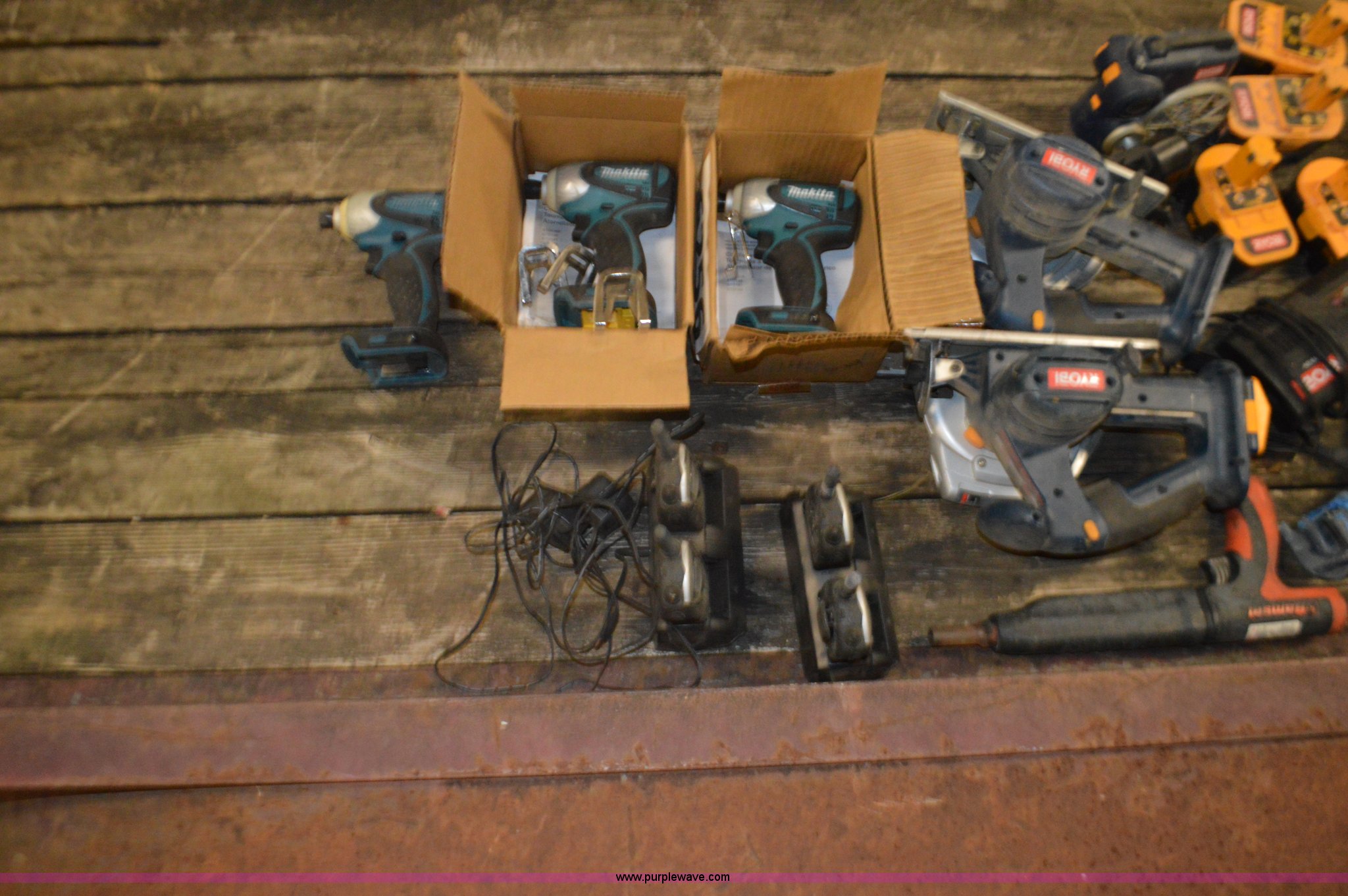 Assorted tools in Kansas City, MO Item L4631 sold Purple Wave