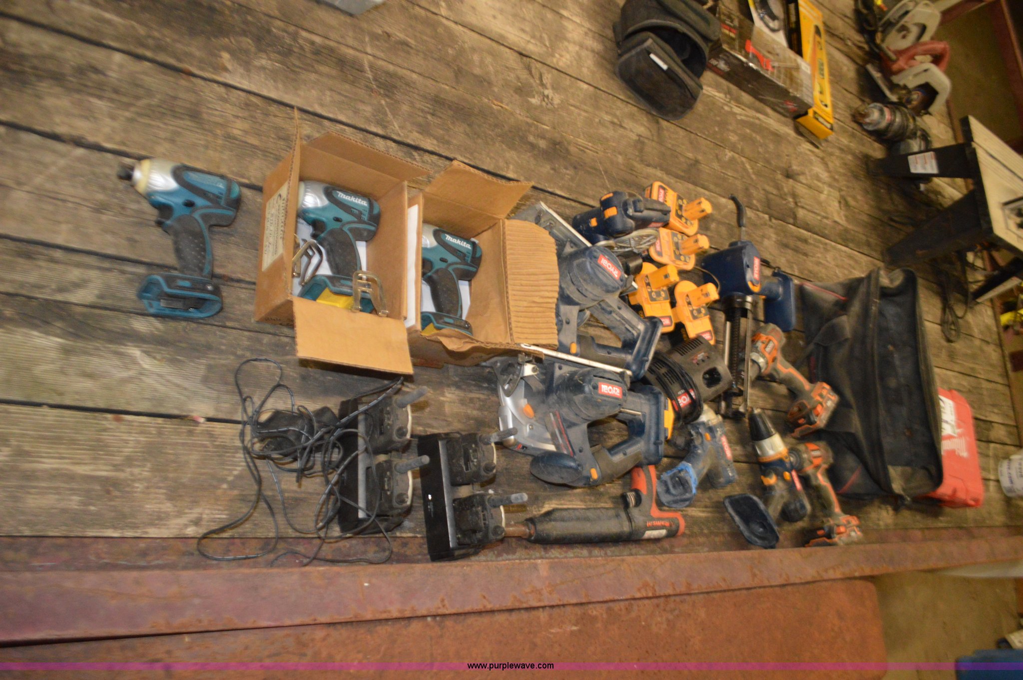 Assorted tools in Kansas City, MO Item L4631 sold Purple Wave