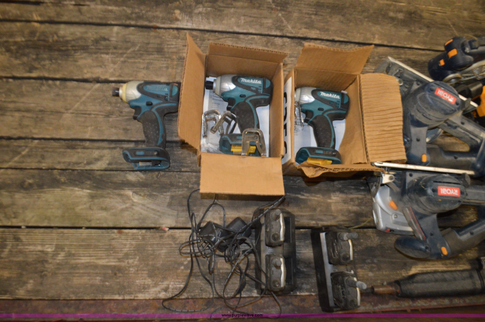 Assorted tools in Kansas City, MO Item L4631 sold Purple Wave