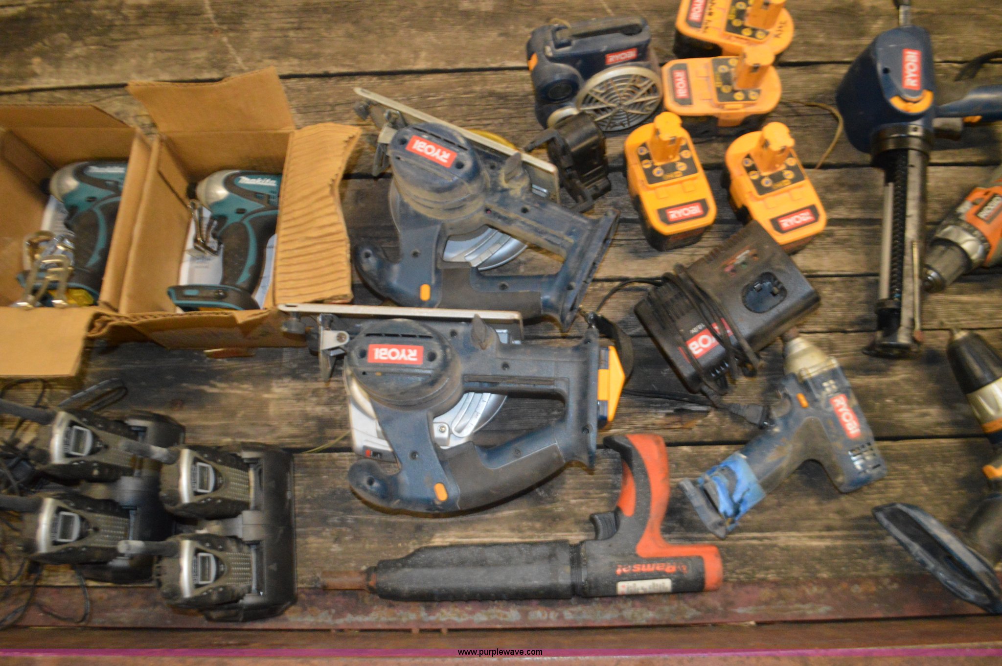 Assorted tools in Kansas City, MO Item L4631 sold Purple Wave