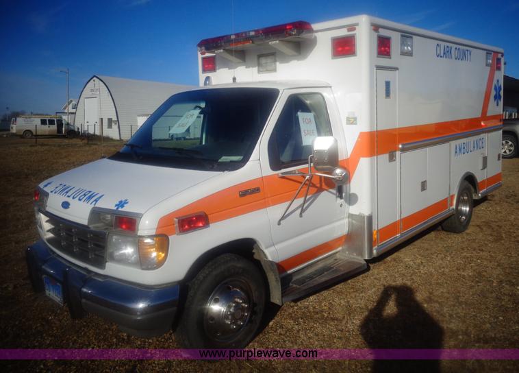 image for item AL9247 1993 Ford Econoline E350 ambulance