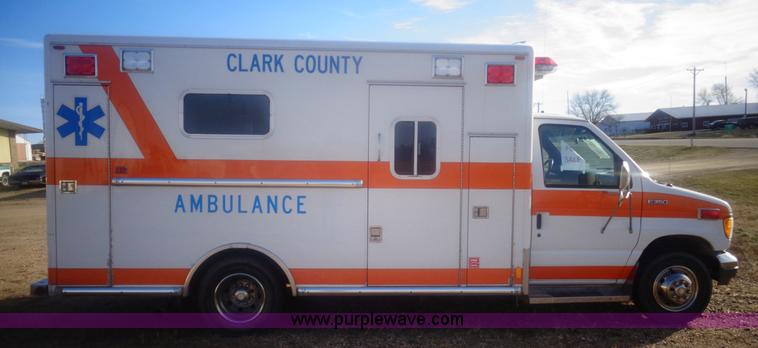 image for item AL9247 1993 Ford Econoline E350 ambulance