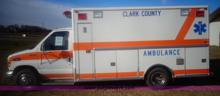 image for item AL9247 1993 Ford Econoline E350 ambulance