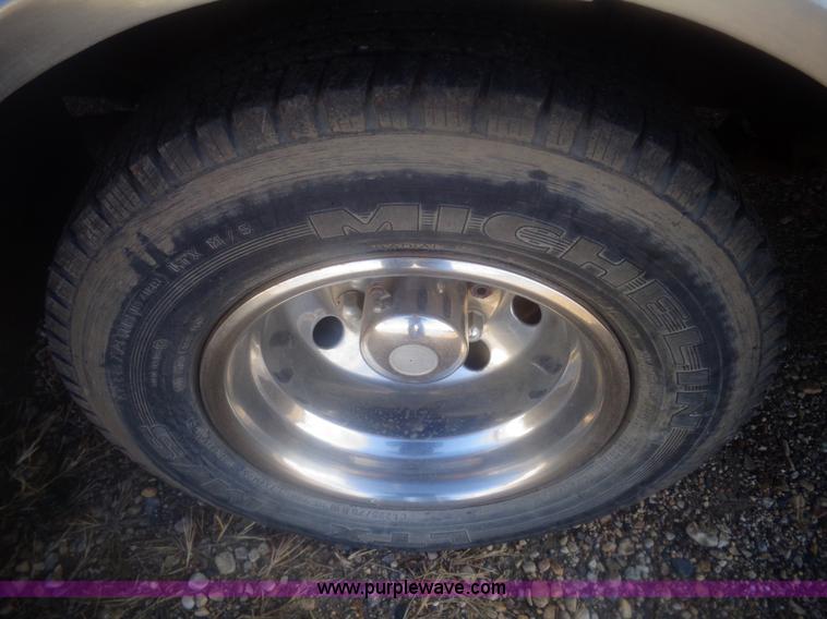 image for item AL9247 1993 Ford Econoline E350 ambulance