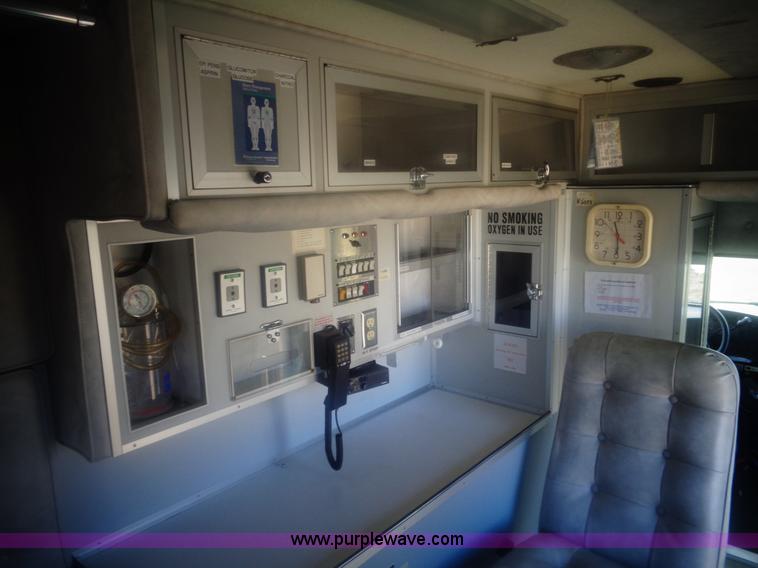 image for item AL9247 1993 Ford Econoline E350 ambulance