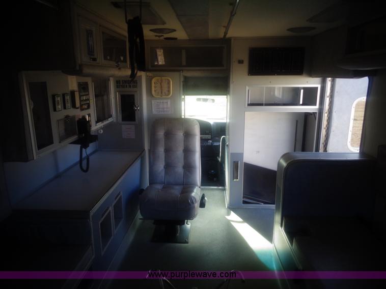 image for item AL9247 1993 Ford Econoline E350 ambulance