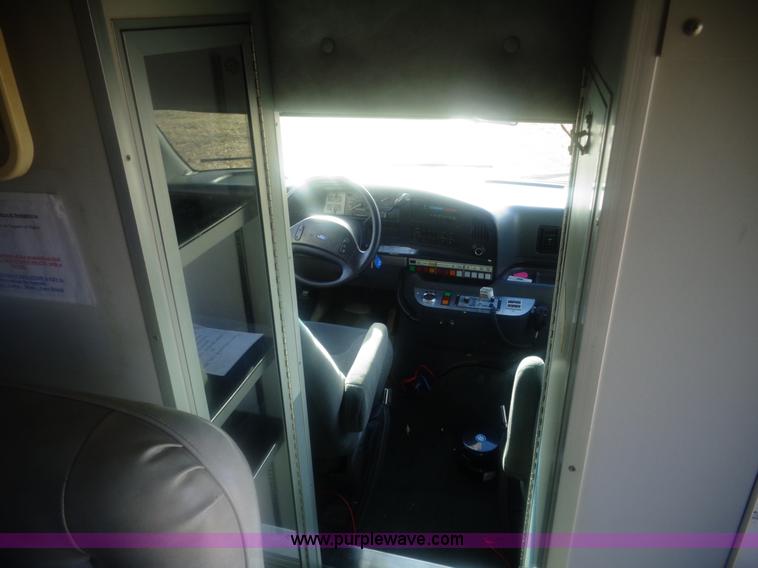 image for item AL9247 1993 Ford Econoline E350 ambulance