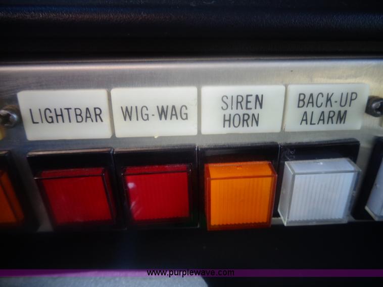 image for item AL9247 1993 Ford Econoline E350 ambulance