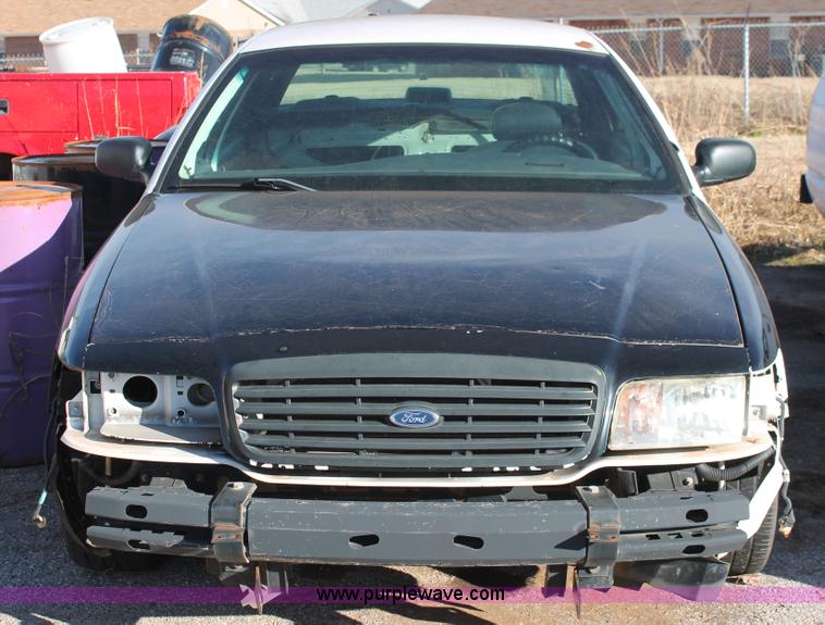 image for item AO9420 2000 Ford Crown Victoria Police Interceptor