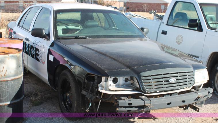 image for item AO9420 2000 Ford Crown Victoria Police Interceptor