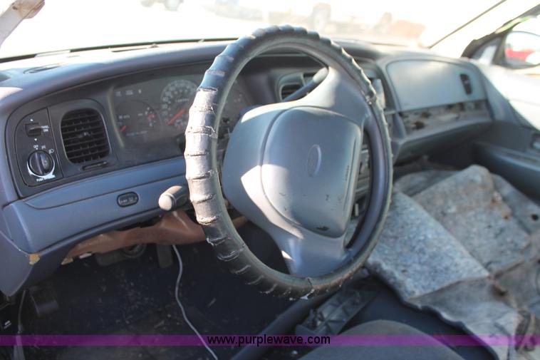 image for item AO9420 2000 Ford Crown Victoria Police Interceptor