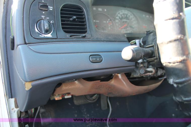 image for item AO9420 2000 Ford Crown Victoria Police Interceptor