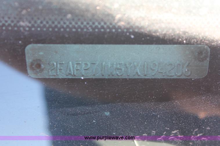 image for item AO9420 2000 Ford Crown Victoria Police Interceptor