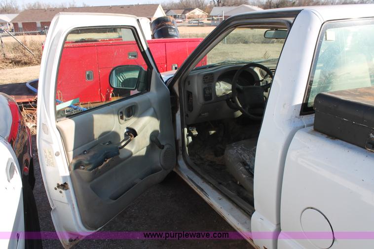 image for item AO9421 1998 Chevrolet S10 pickup truck