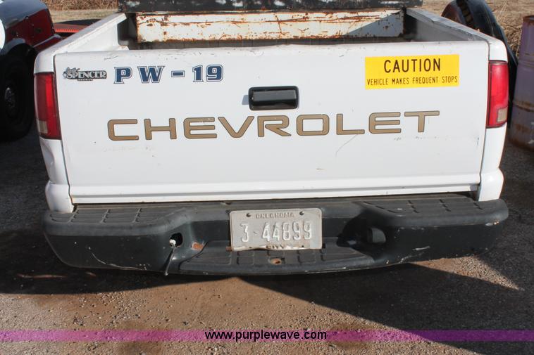 image for item AO9421 1998 Chevrolet S10 pickup truck