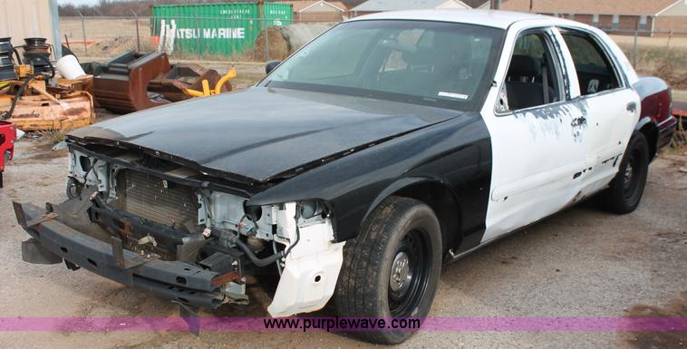 image for item AO9422 2000 Ford Crown Victoria Police Interceptor