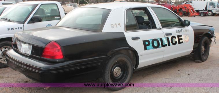 image for item AO9422 2000 Ford Crown Victoria Police Interceptor