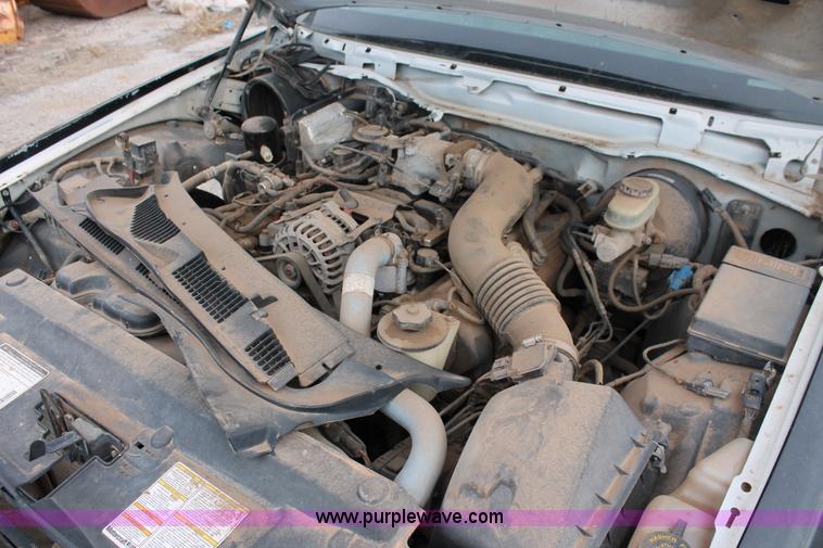 image for item AO9422 2000 Ford Crown Victoria Police Interceptor