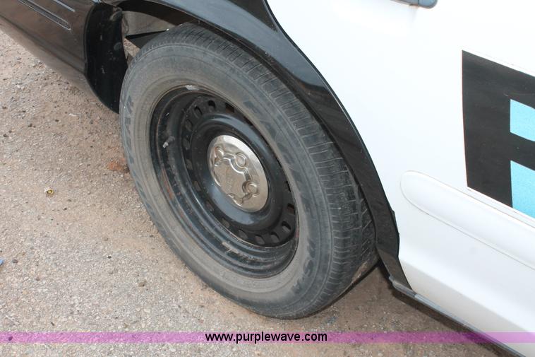 image for item AO9422 2000 Ford Crown Victoria Police Interceptor