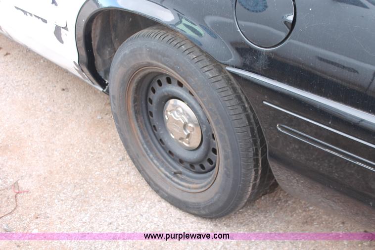 image for item AO9422 2000 Ford Crown Victoria Police Interceptor