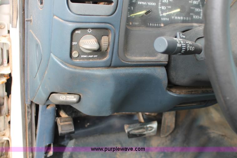 image for item AO9423 1995 Chevrolet Cheyenne 1500 pickup truck