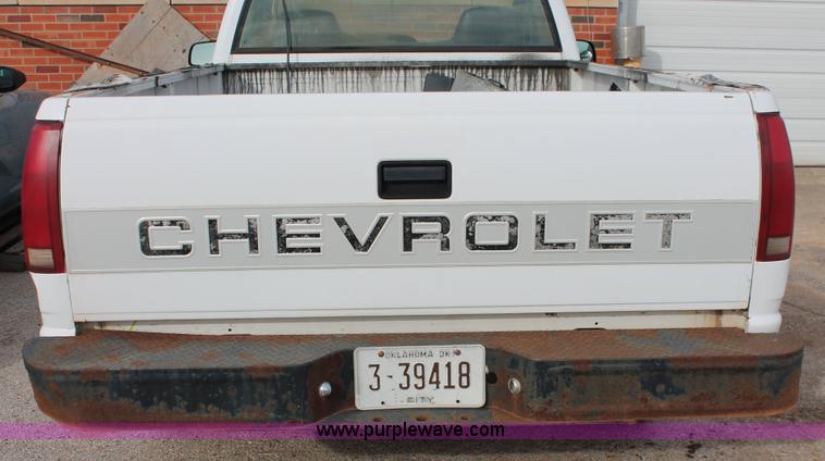image for item AO9423 1995 Chevrolet Cheyenne 1500 pickup truck