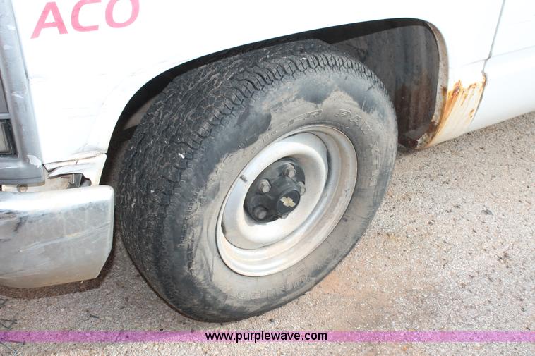 image for item AO9423 1995 Chevrolet Cheyenne 1500 pickup truck