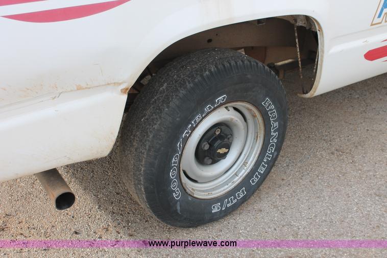 image for item AO9423 1995 Chevrolet Cheyenne 1500 pickup truck
