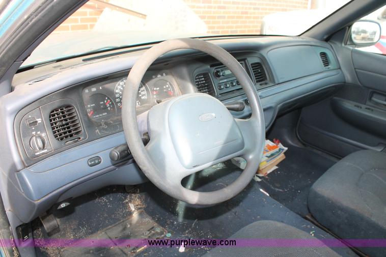image for item AO9424 2000 Ford Crown Victoria Police Interceptor