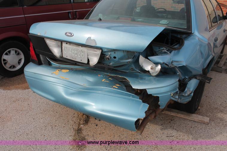 image for item AO9424 2000 Ford Crown Victoria Police Interceptor