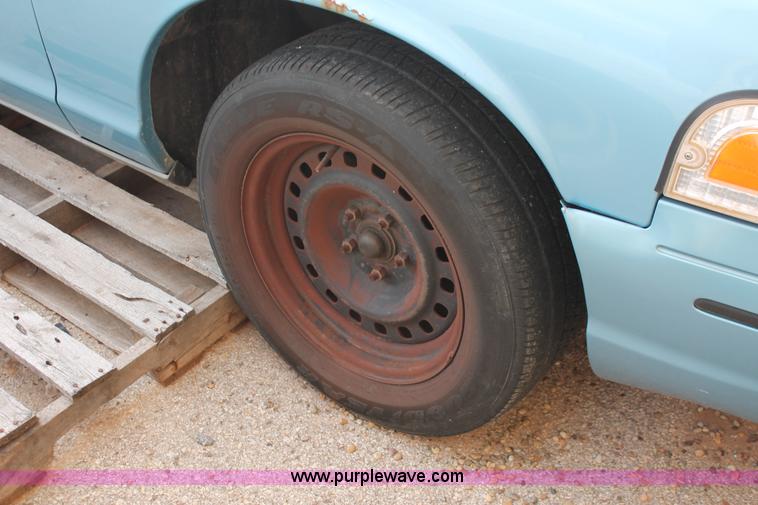 image for item AO9424 2000 Ford Crown Victoria Police Interceptor