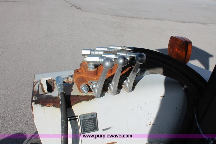 image for item AO9425 1990 Ford 6610 Series II tractor