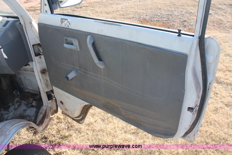 image for item AO9426 1991 Suzuki mini truck