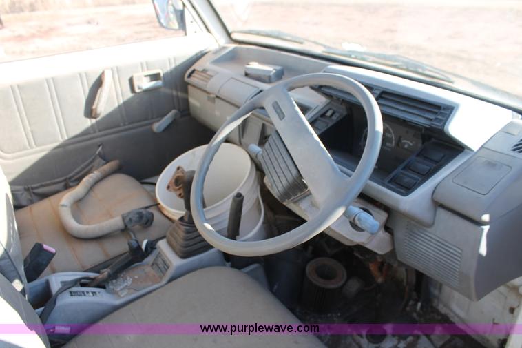 image for item AO9426 1991 Suzuki mini truck